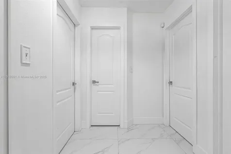 7539 NW 173rd Terrace Hialeah FL 33015