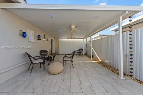 7539 NW 173rd Terrace Hialeah FL 33015