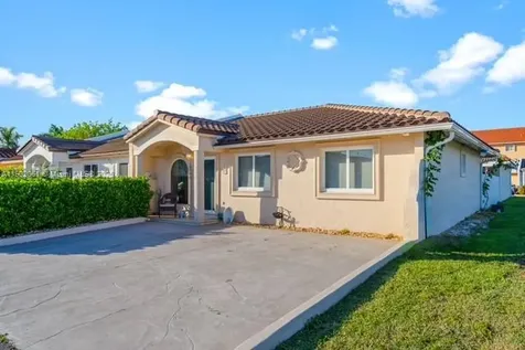 7539 NW 173rd Terrace Hialeah FL 33015