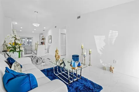7539 NW 173rd Terrace Hialeah FL 33015