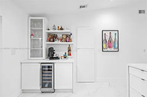 7539 NW 173rd Terrace Hialeah FL 33015