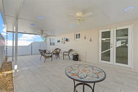 7539 NW 173rd Terrace Hialeah FL 33015