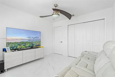 7539 NW 173rd Terrace Hialeah FL 33015