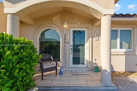 7539 NW 173rd Terrace Hialeah FL 33015
