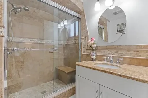 7539 NW 173rd Terrace Hialeah FL 33015