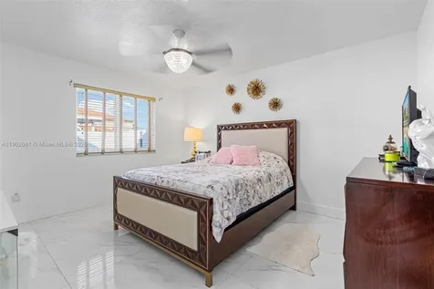 7539 NW 173rd Terrace Hialeah FL 33015