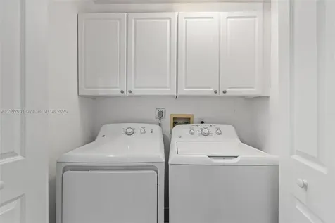 7539 NW 173rd Terrace Hialeah FL 33015
