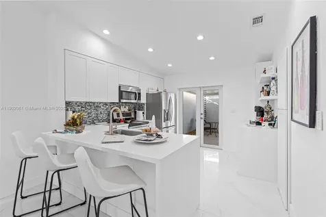7539 NW 173rd Terrace Hialeah FL 33015