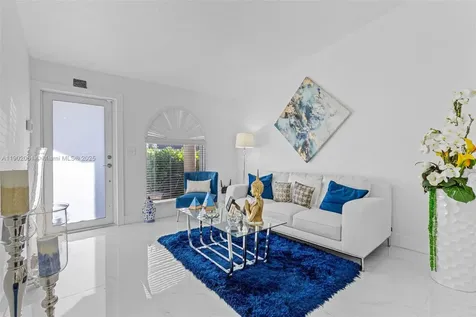 7539 NW 173rd Terrace Hialeah FL 33015