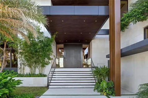 11404 N Bayshore Drive North Miami FL 33181