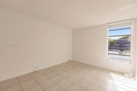 8821 W Flagler Street Miami FL 33174