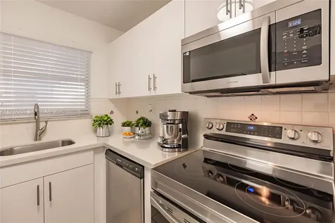 8821 W Flagler Street Miami FL 33174