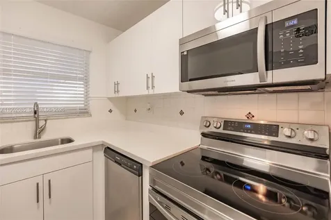 8821 W Flagler Street Miami FL 33174