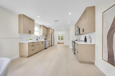 1213 La Mancha Avenue Coral Gables FL 33134