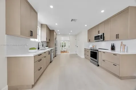 1213 La Mancha Avenue Coral Gables FL 33134