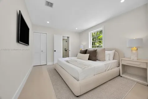1213 La Mancha Avenue Coral Gables FL 33134
