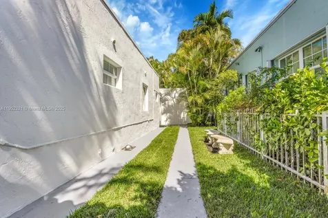 1213 La Mancha Avenue Coral Gables FL 33134