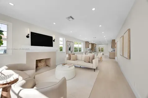 1213 La Mancha Avenue Coral Gables FL 33134