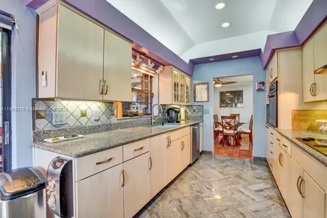 10026 NW 52nd Terrace Doral FL 33178