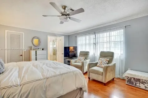 10026 NW 52nd Terrace Doral FL 33178