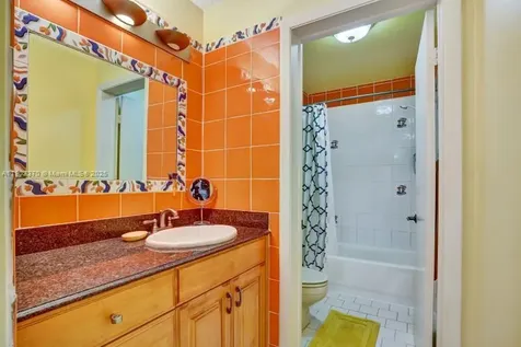 10026 NW 52nd Terrace Doral FL 33178