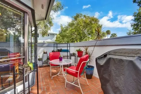 10026 NW 52nd Terrace Doral FL 33178