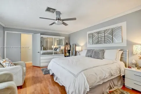 10026 NW 52nd Terrace Doral FL 33178