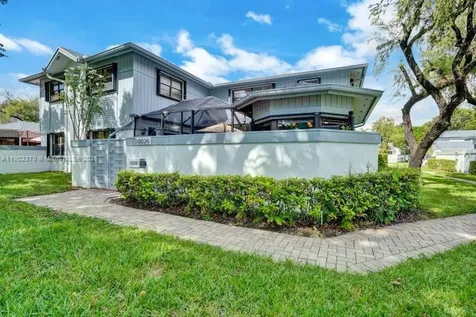 10026 NW 52nd Terrace Doral FL 33178