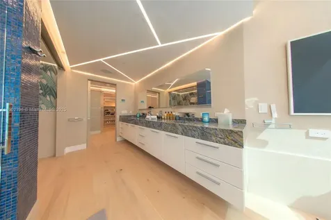17121 Collins Avenue Sunny Isles Beach FL 33160