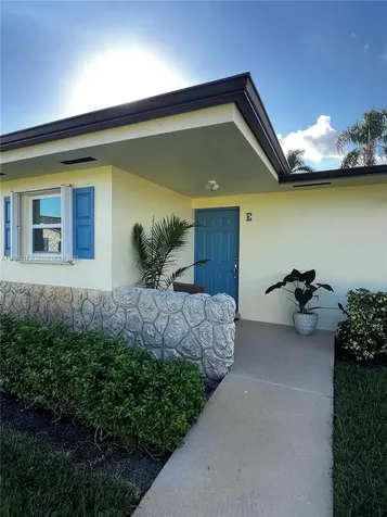 2844 Crosley Drive E West Palm Beach FL 33415