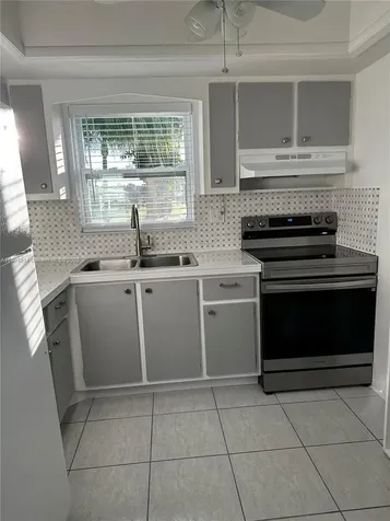2844 Crosley Drive E West Palm Beach FL 33415