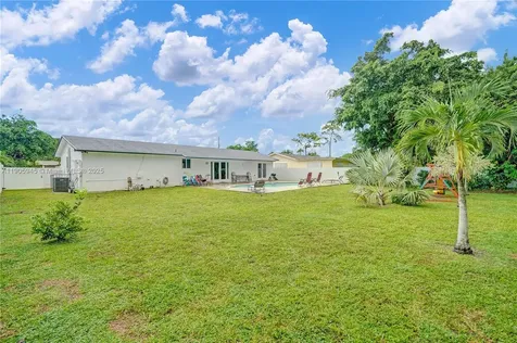 17000 NW 18th Avenue Miami Gardens FL 33056