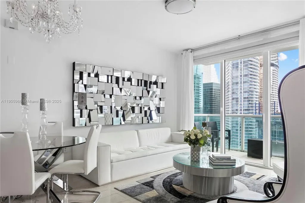 31 SE 5th Street Miami FL 33131
