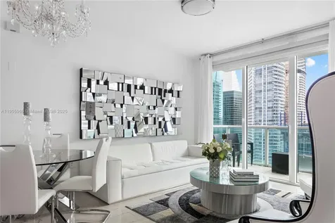 31 SE 5th Street Miami FL 33131
