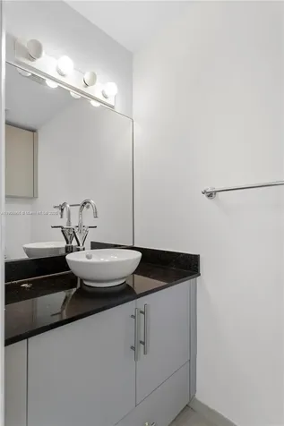 31 SE 5th Street Miami FL 33131