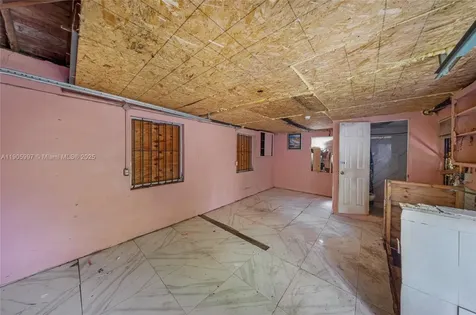 738 NW 47th Street Miami FL 33127