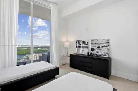 15811 Collins Avenue Sunny Isles Beach FL 33160