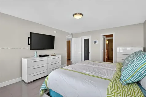 7135 Collins Avenue Miami Beach FL 33141