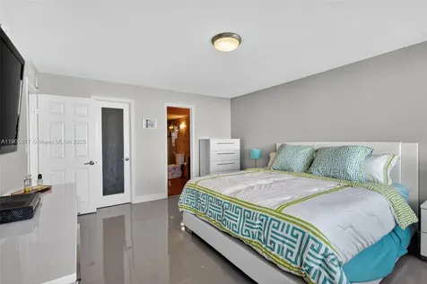 7135 Collins Avenue Miami Beach FL 33141