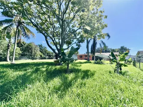 51 NW 161st Street Miami FL 33169
