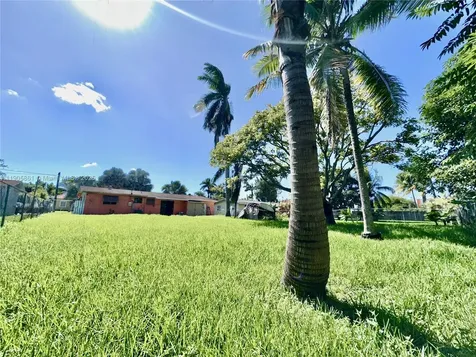 51 NW 161st Street Miami FL 33169
