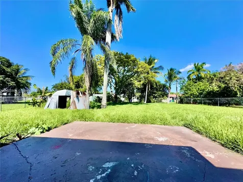 51 NW 161st Street Miami FL 33169