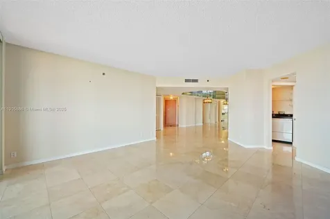 3598 Yacht Club Drive Aventura FL 33180