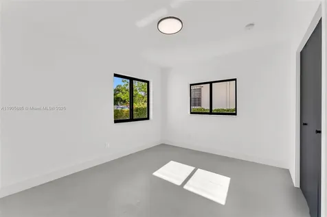889 NW 102nd Street Miami FL 33150