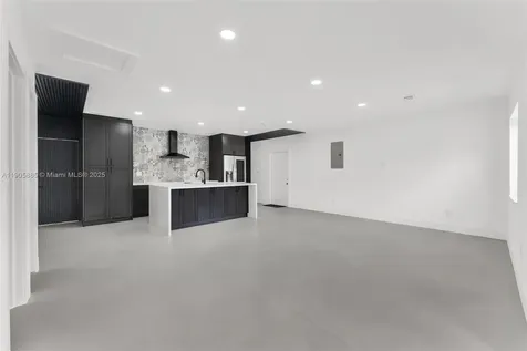 889 NW 102nd Street Miami FL 33150