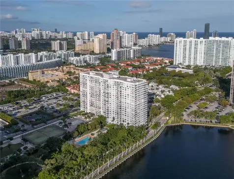 2851 NE 183rd Street Aventura FL 33160