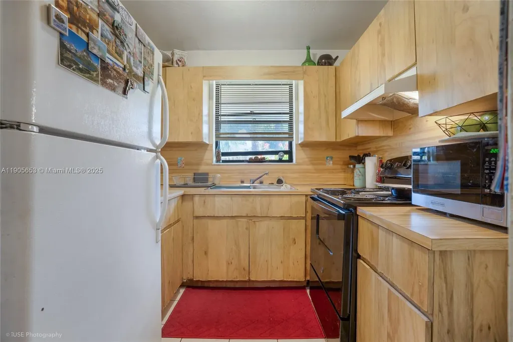 1734 N 16th Court Hollywood FL 33020