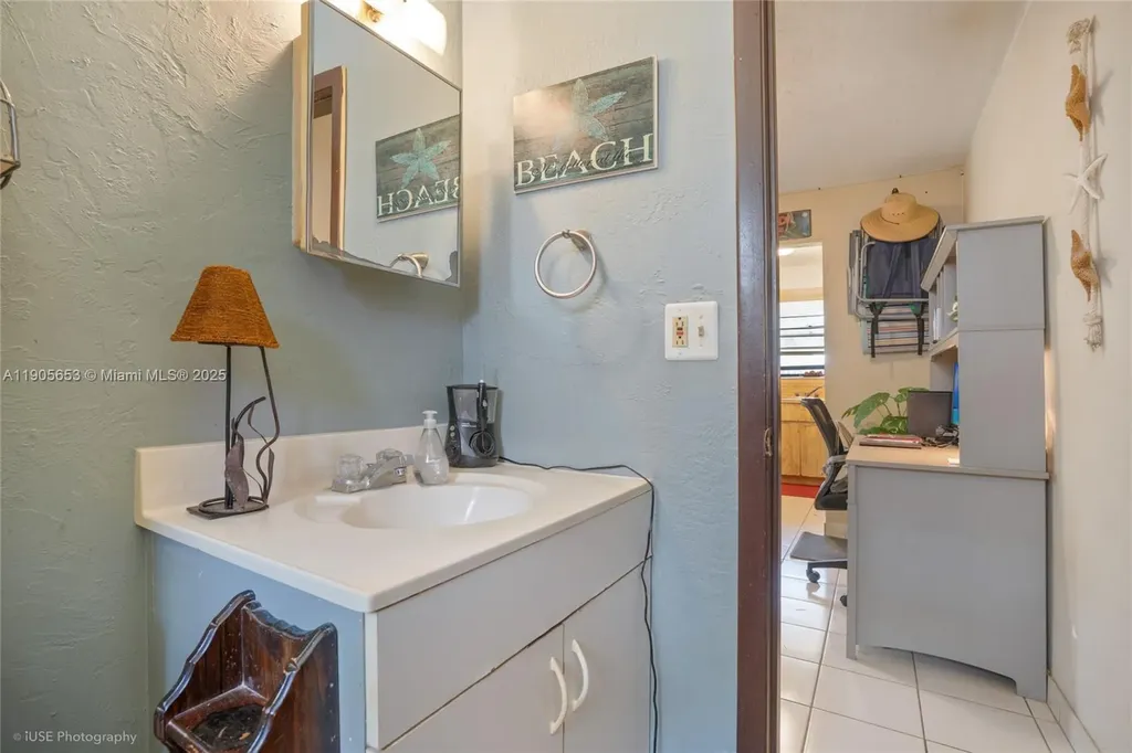1734 N 16th Court Hollywood FL 33020