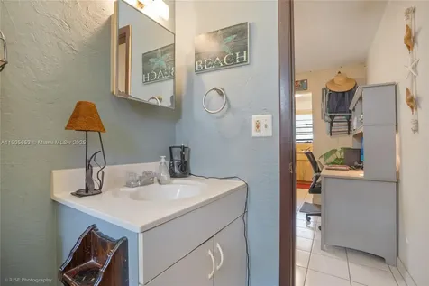 1734 N 16th Court Hollywood FL 33020