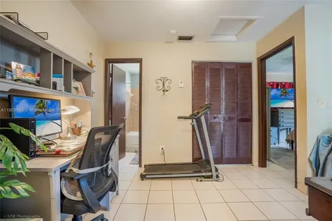 1734 N 16th Court Hollywood FL 33020